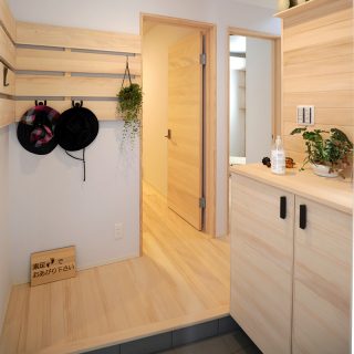 玄関 - もみの木ハウス 東大阪モデルハウス